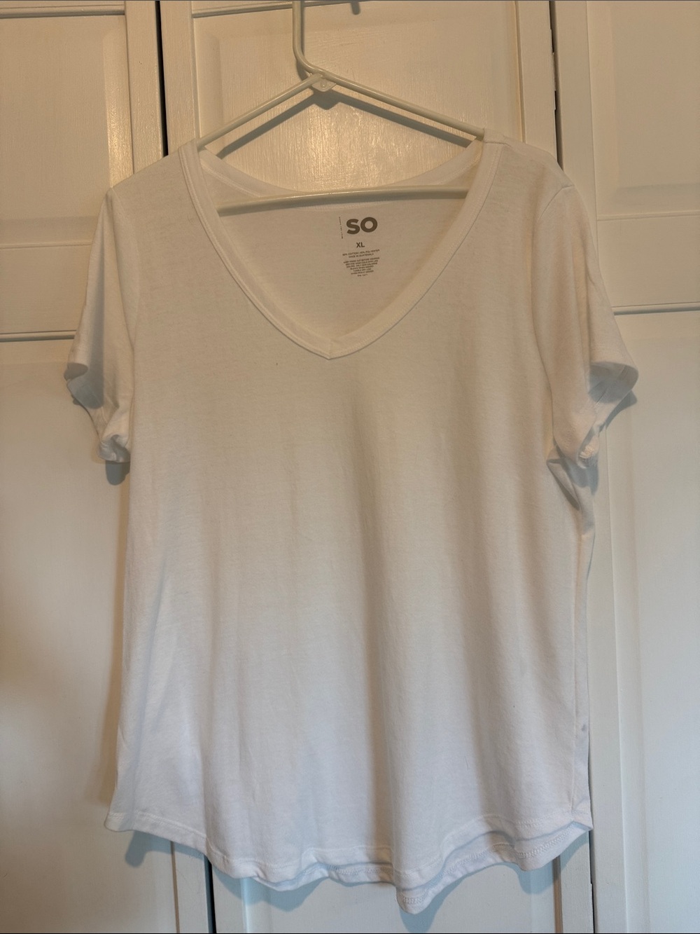 SO White V-Neck Short Sleeve Tee